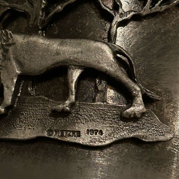 Vintage Pen Holder With Pewter Lion Design Metzke 1974, Gray Cylindrical Can - Picture 5 of 9